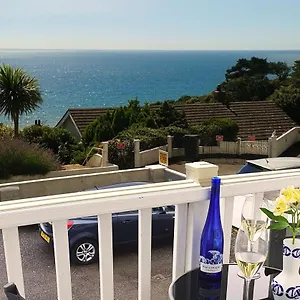A Beautiful With Stunning Sea Views & Private Balcony Apartment