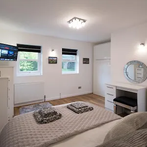Pear Tree Holiday - Holiday home